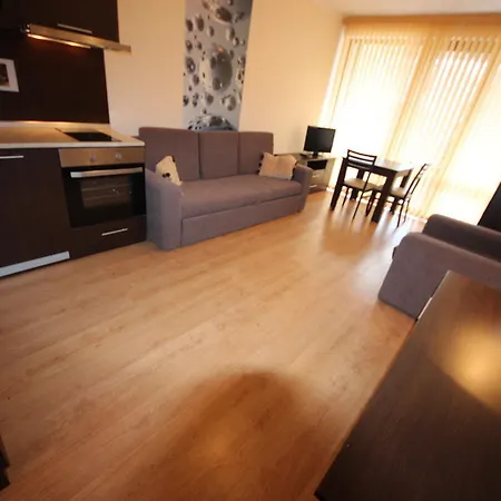 Apartament Menada Chateau Valon Słoneczny Brzeg